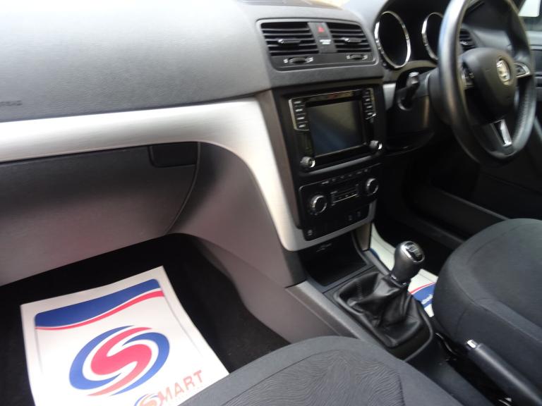 2015 Skoda Yeti 1.2 TSI 110 SE 5dr **ULTRA LOW MILEAGE*ONLY 9000 MILES FROM NEW** HATCHBACK Petro...