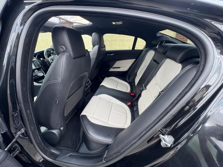 2017 Jaguar XE 2.0d R-Sport Auto Euro 6 (s/s) 4dr SALOON Diesel Automatic