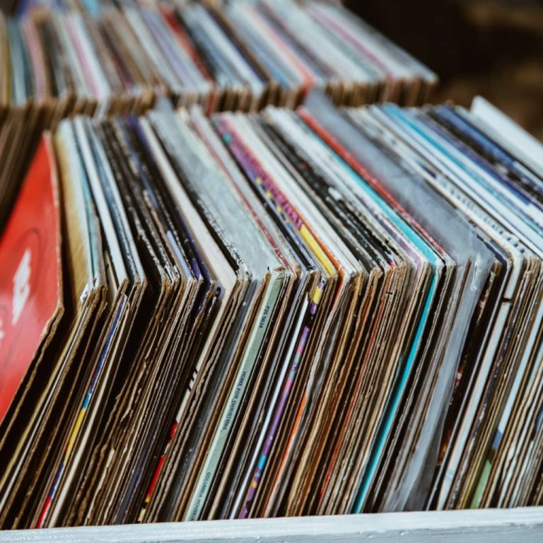 OLD 1950's / 1960's VINYL RECORDS WANTED!