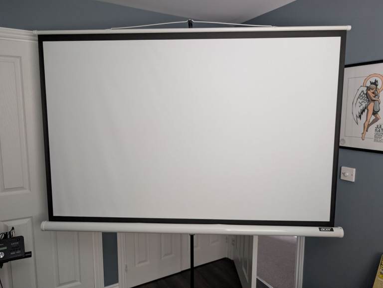 Acer 82 inch Projector Screen with Stand – Good Condition