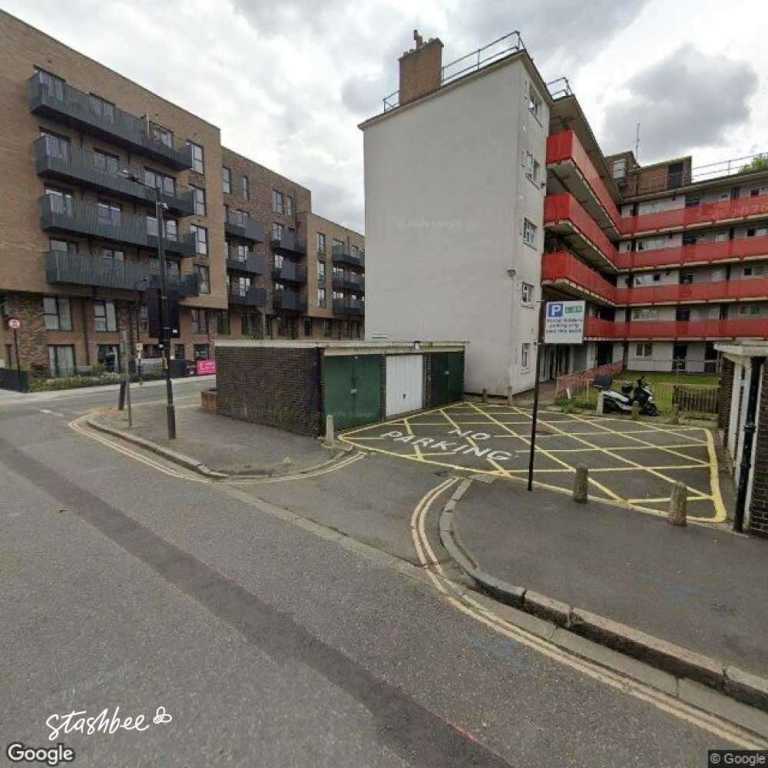 Garage to rent in London (SE16) | Stashbee