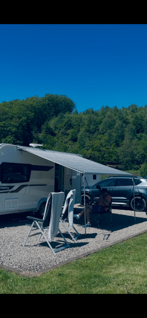 Fammia  Rollout Canopy
