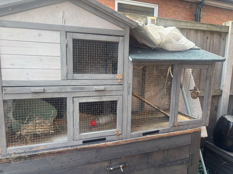 Rabbit hutch x2 plus one weather cover 