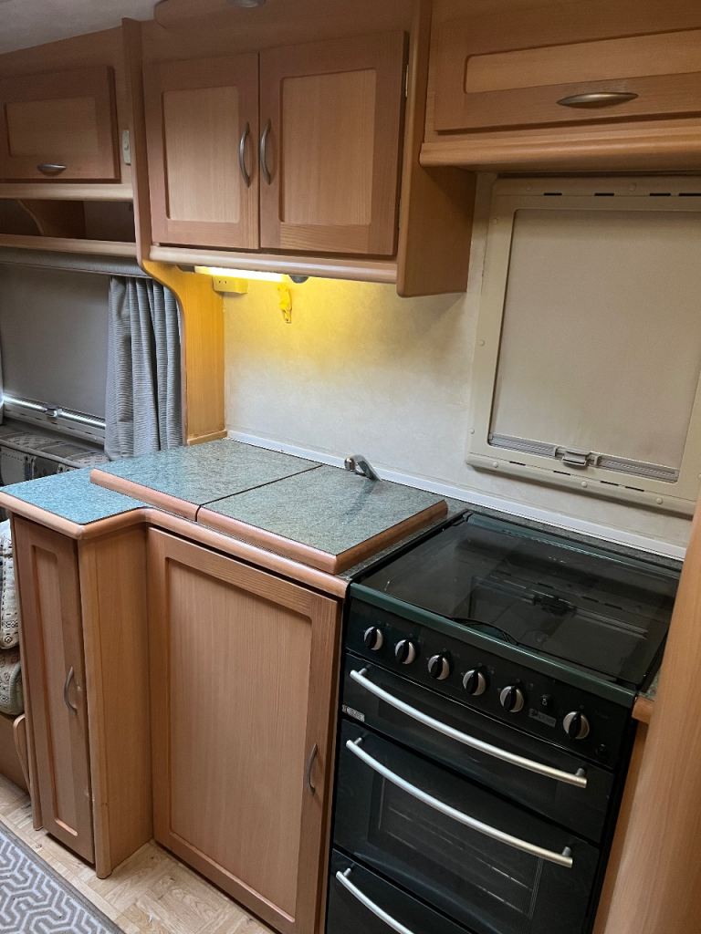 Elddis Hurricane with awning. Can deliver.