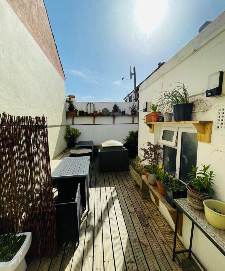 All bill included, bright double near brighton centre