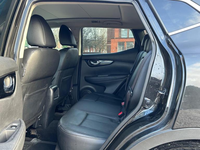 2015 Nissan Qashqai 1.6 DiG-T Tekna [Non-Panoramic] 5dr HATCHBACK PETROL Manual