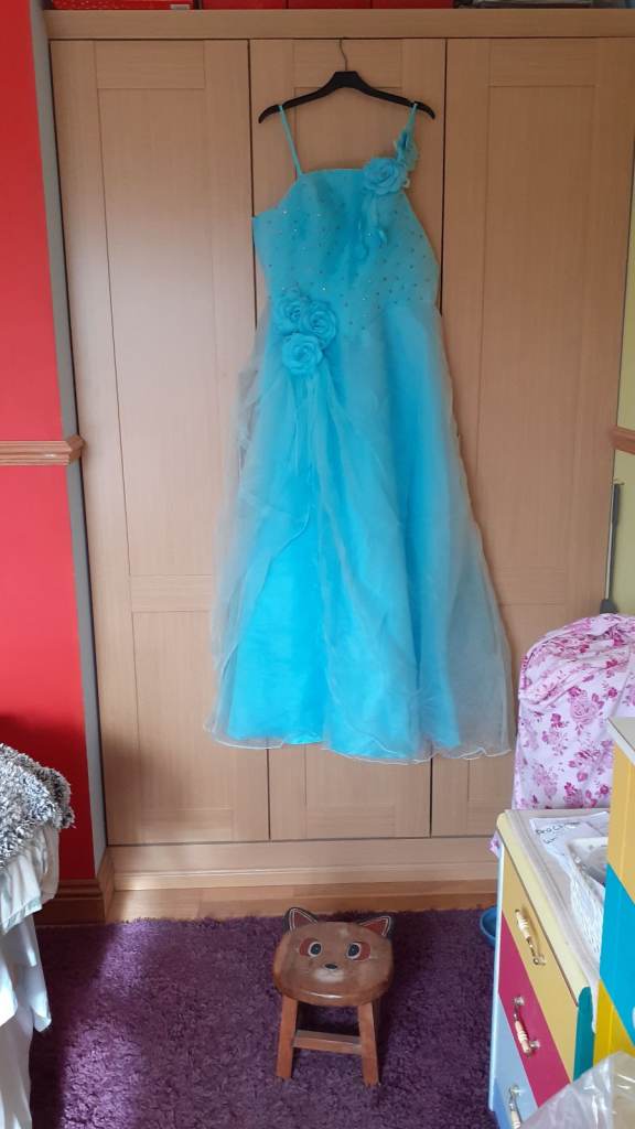 REDUCED Aqua Chiffon & Satin effect Ball Gown / Evening Dress. Size 16. New never worn.