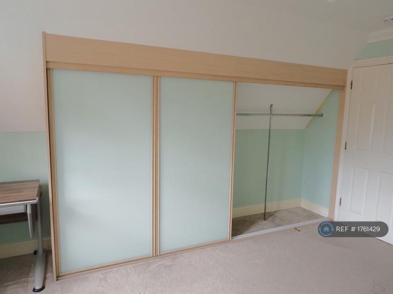 1 bedroom in Rhapsody Crescent, Brentwood, CM14 (#1761429)
