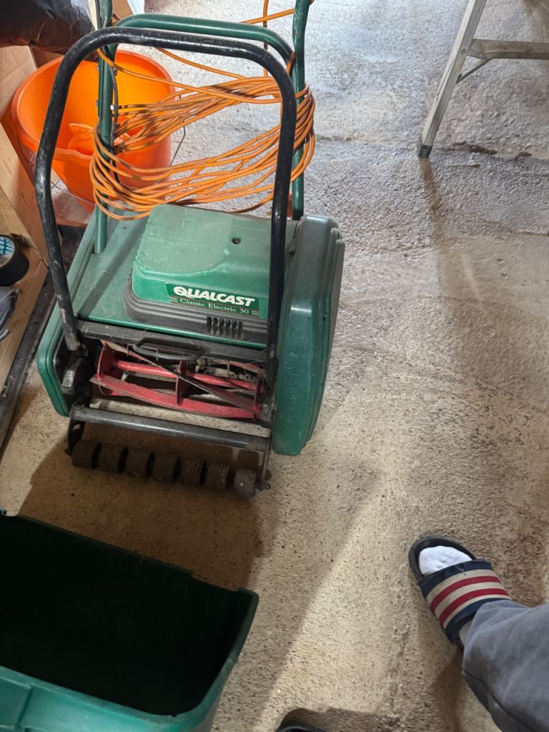 Lawnmower qualcast