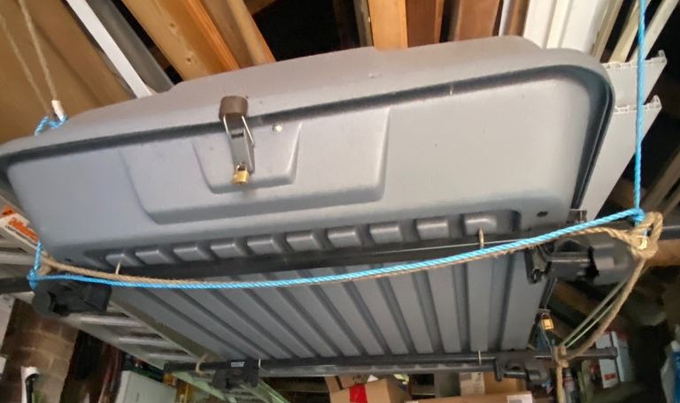 Halfords roof box