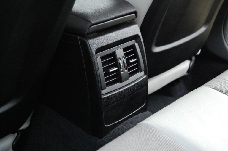 BMW 1 SERIES 116i Urban White Auto Petrol 2013