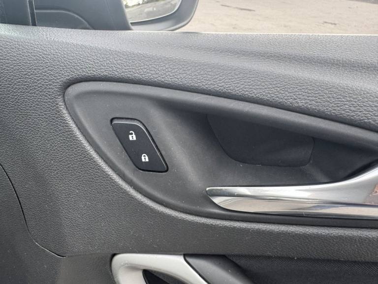 2017 Vauxhall Astra 1.0i Turbo ecoFLEX Design Sports Tourer 5dr Petrol Manual Euro 6 (s/s) (105 E...