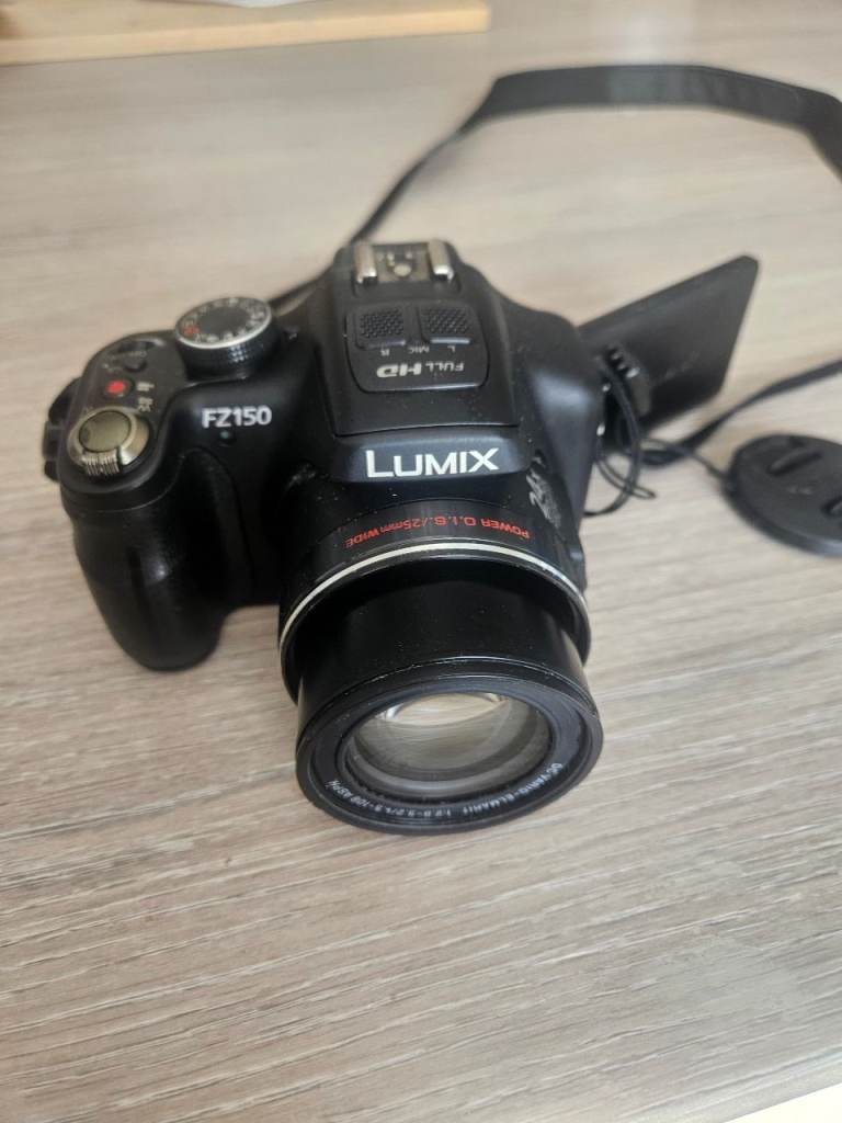 Panasonic lumix fz150 bridge camera