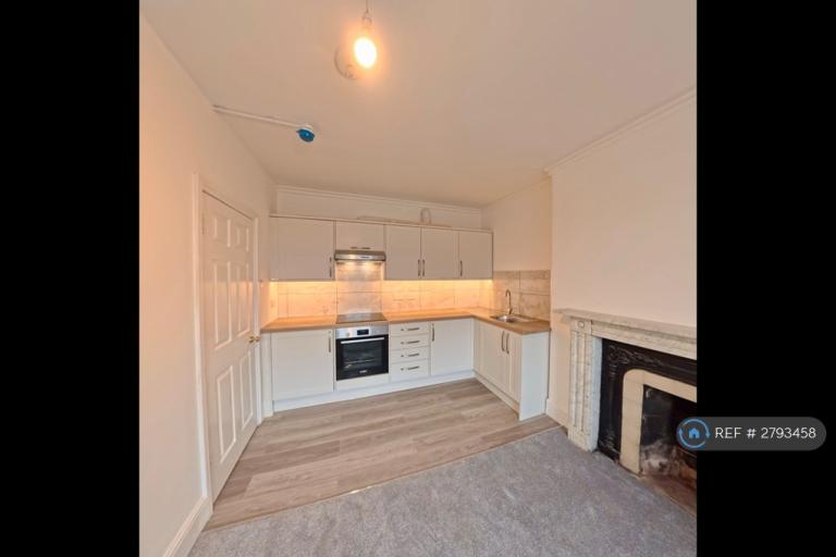 1 bedroom flat in Avon House, Bradford-On-Avon, BA15 (1 bed) (#2793458)