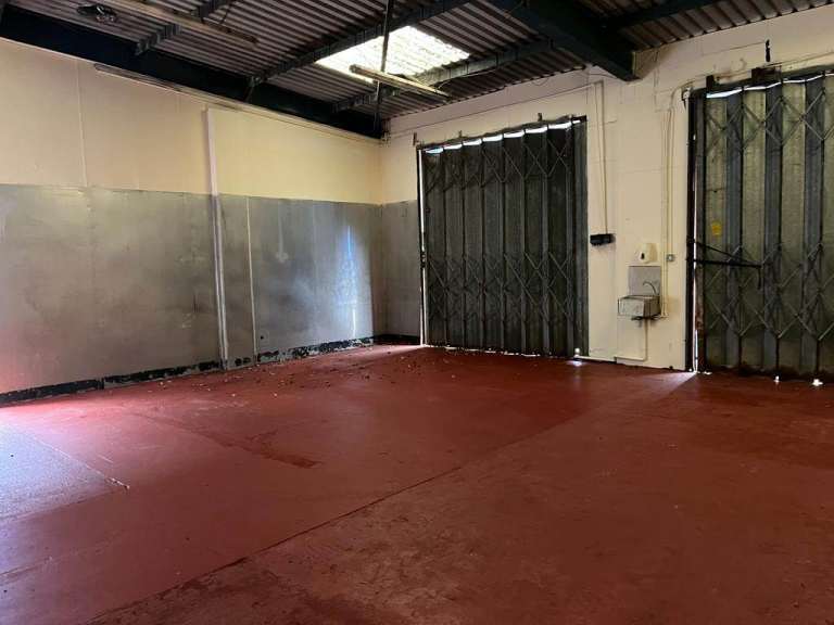 Suitable for motor trade, production, manufacturing, storage and distribution, no deposit!