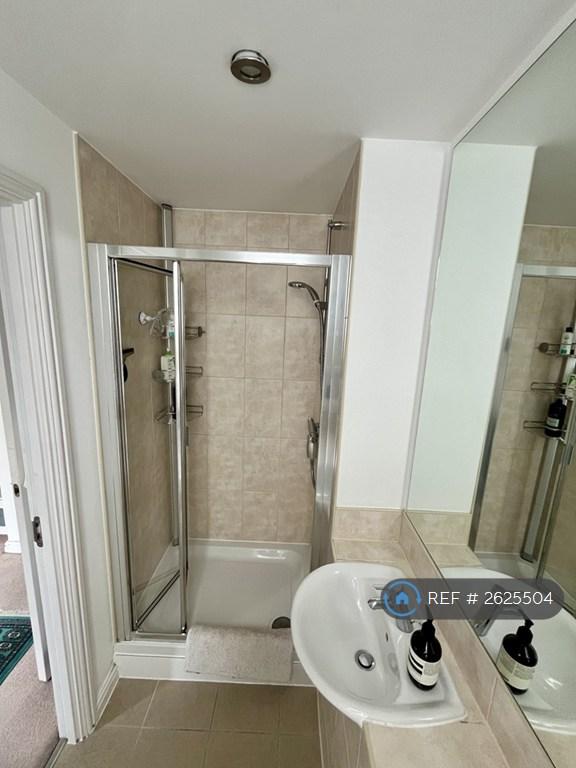 3 bedroom flat in Roffo Court, London, SE17 (3 bed) (#2625504)