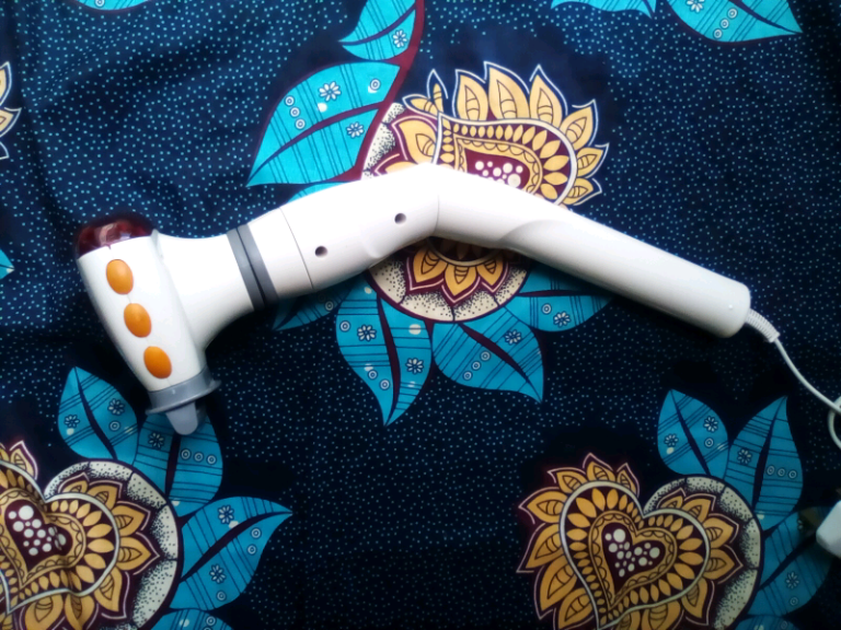 Handheld electric body massager - VGC.