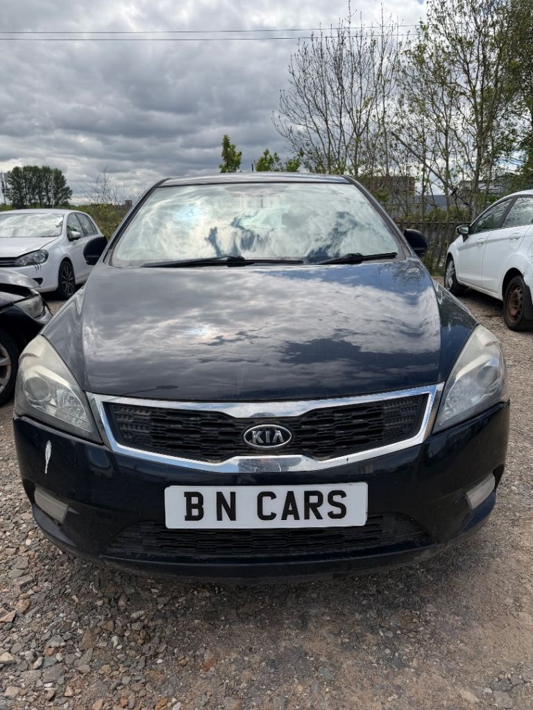Breaking Kia Ceed 2012 1.6 Diesel Automatic – Breaking for Parts 🔧🚗