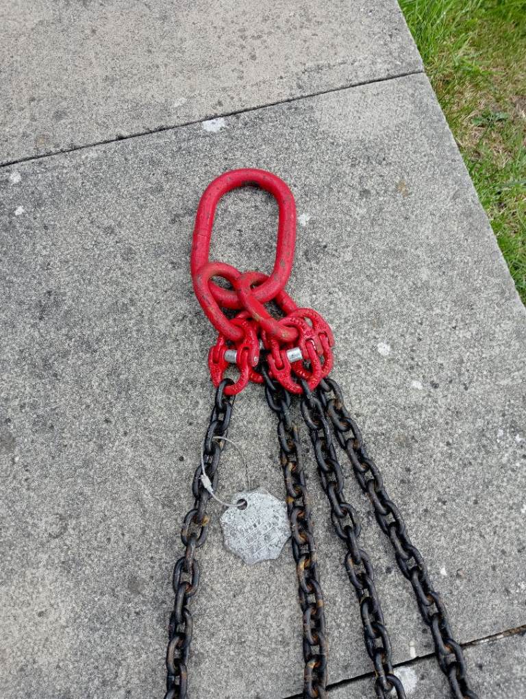 Lifting chain for car engines etc 