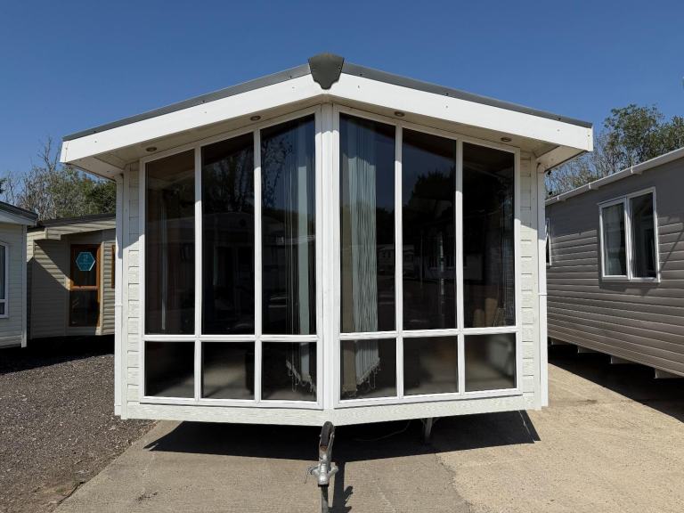 Stunning 3 Bed 40x12.5 Static Caravan - Offsite - Double Glazed & Central Heated