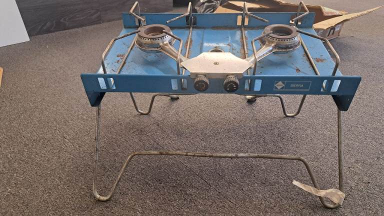 2 burner picnic stove 