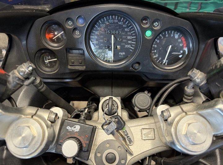 1997 Honda super blackbird cbr 1100 xx