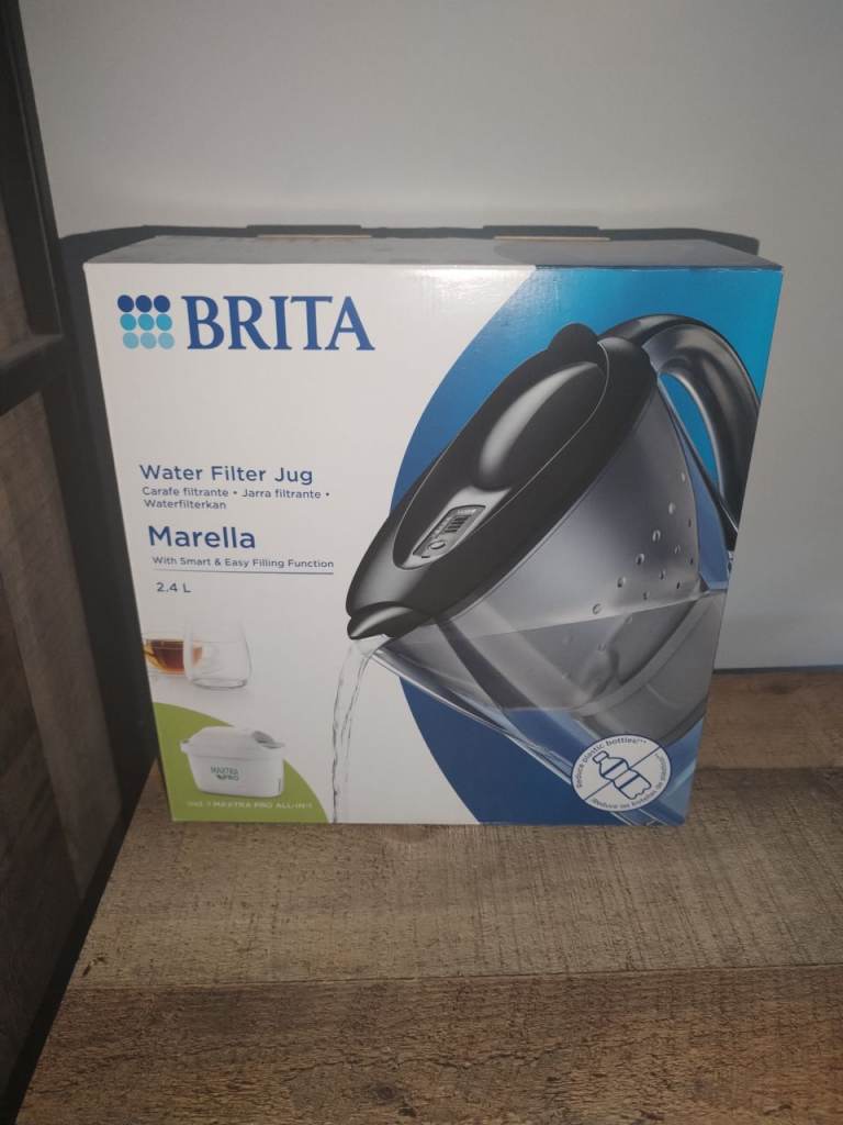 Brita Water Filter Jug – Clear and Black, Good Condition