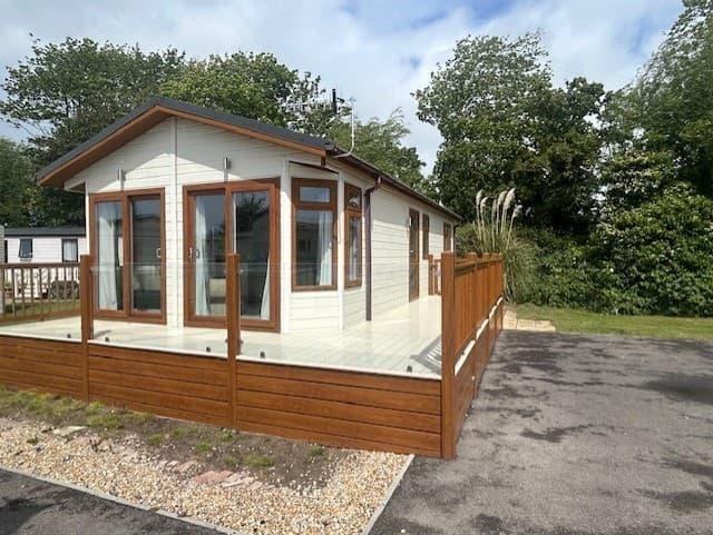 2014 Omar Westfield in Chichester  - Lodge / Caravan 