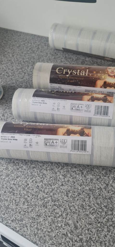 4 rolls wallpaper  all same batch number