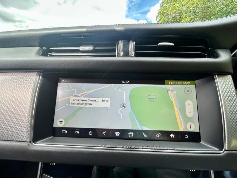 JAGUAR XF 2.0 T 250*PORTFOLIO ESTATE*Xenons-Meridian-FSH-ULEZ-Cam-Pronav*Superb