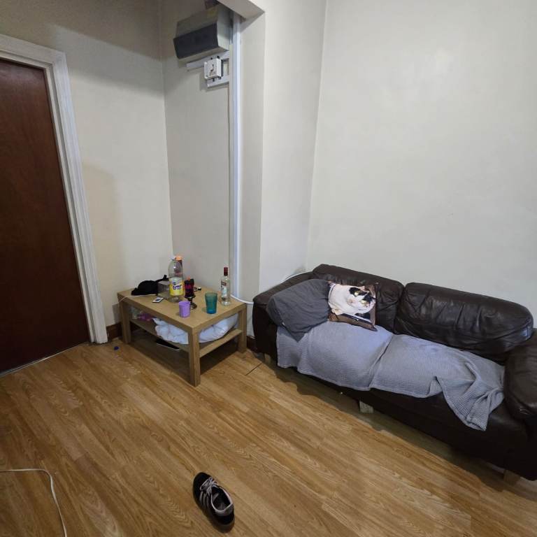 1 BED FLAT ON BRISTOL ROAD