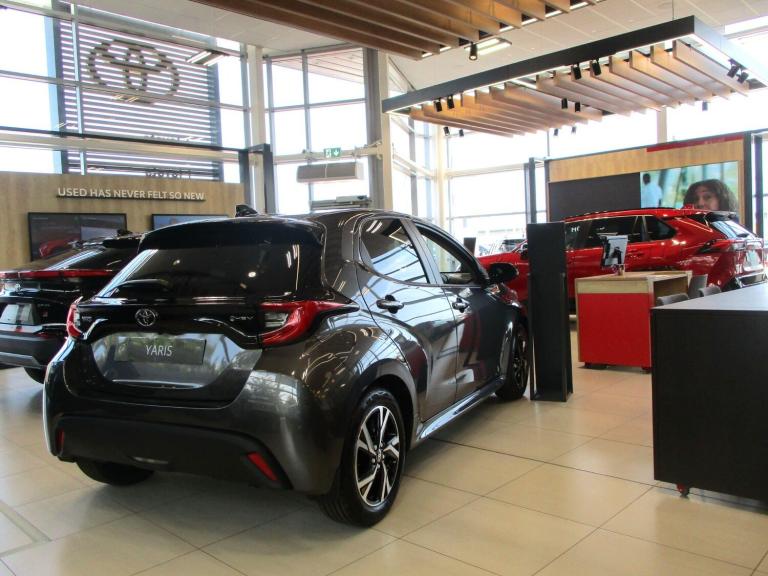 2024 Toyota C-HR 1.8 Hybrid Design 5dr CVT HATCHBACK PETROL/ELECTRIC Automatic