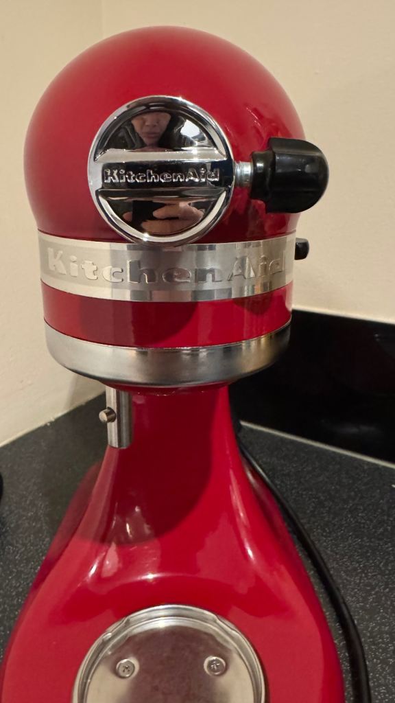 KitchenAid Artisan 4.8L Stand Mixer in Empire Red.