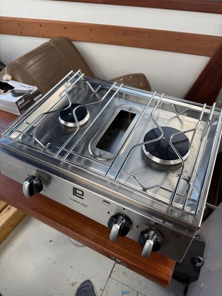 Tasman 4500 twin gas Hob and grill