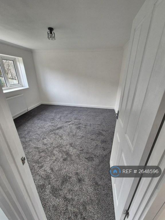 3 bedroom house in Counts Farm Road, Corby, NN18 (3 bed) (#2648596)