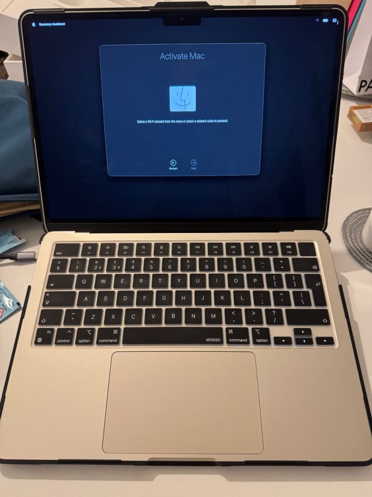 Apple 13-inch MacBook Air M4 - 16GB RAM, 256GB Storage