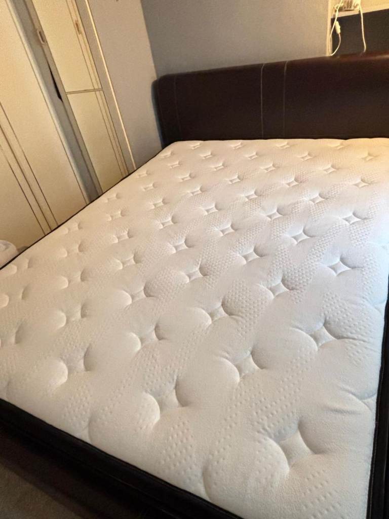 150cm wide bed with mattress