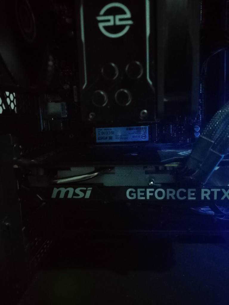ANY OFFERS CONSIDERED- MSI GEFORCE RTX 4060 – Good Condition, Ready to Go