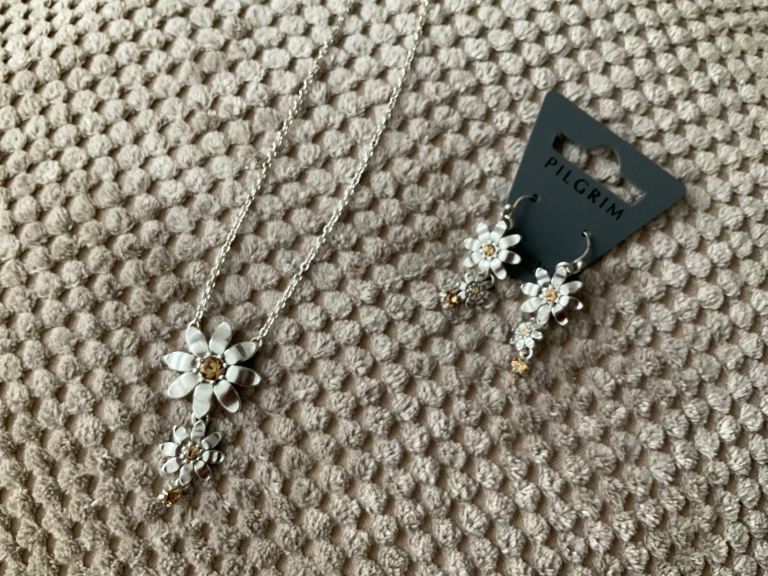 (GENUINE) Pilgrim Danish Design Necklace & Earrings never worn.£10