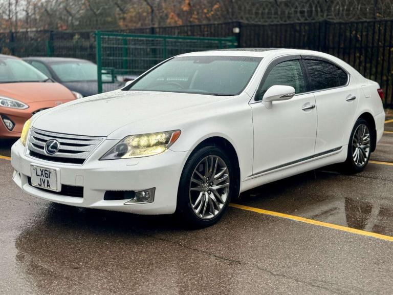 2022 Lexus LS 5.0 600h V8 Premier Saloon 4dr Petrol Hybrid CVT 4WD Euro 5 (s/s) (445 ps) Saloon H...