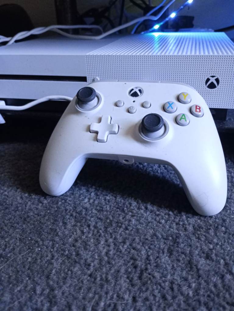 Xbox one with wired controller 