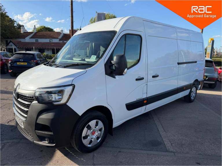 2022 Renault Master LM35dCi 135 Business+ Medium Roof Van PANEL VAN DIESEL Manual