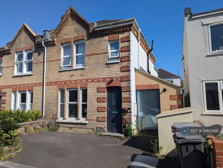 4 bedroom house in Parkwood Road, Bournemouth, BH5 (4 bed) (#2960369)