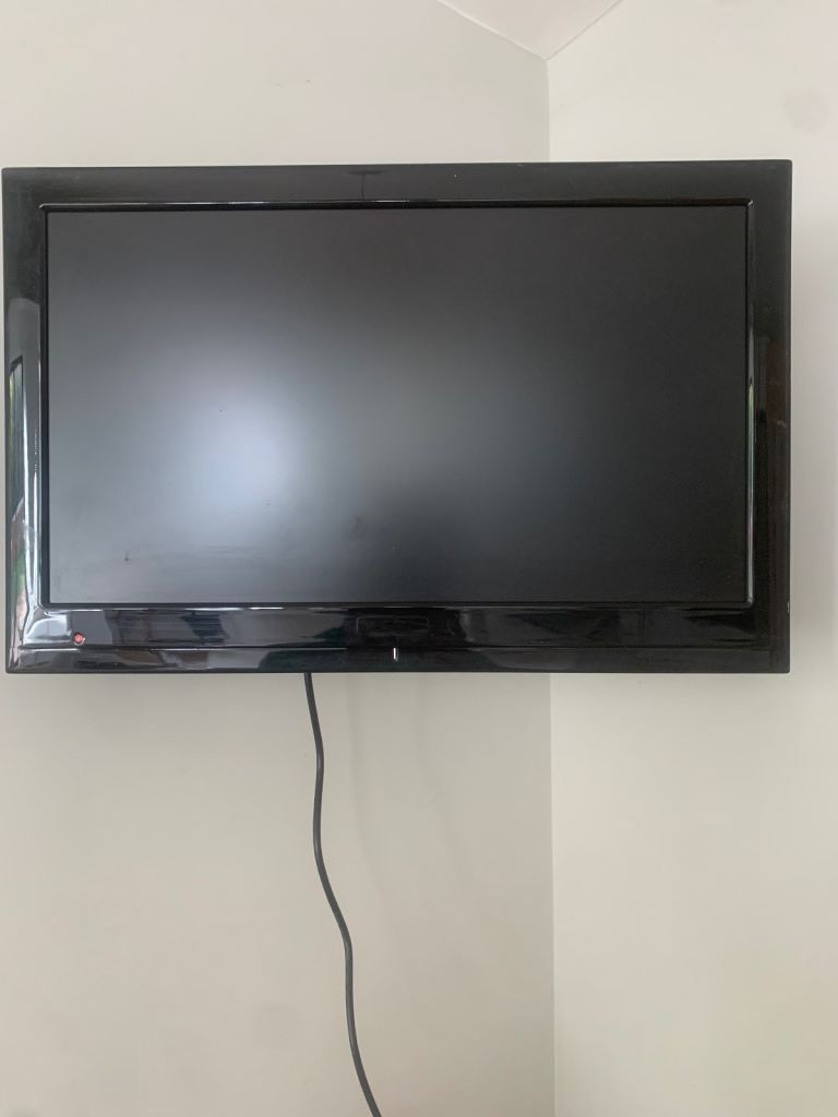 24 inch television PLUS bracket.  £10