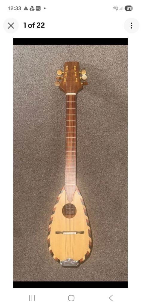 Baglamas musical instrument 