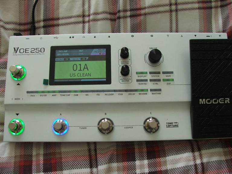 Boxed as new MOOER GE250 MULTI-FX PROCESSOR WITH CASE