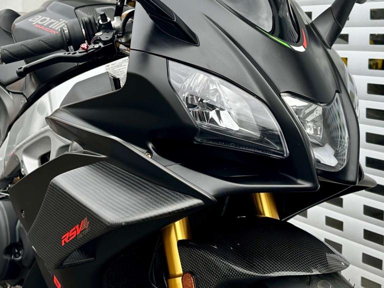 2019 Aprilia RSV 4 1100 FACTORY 1.1 RSV 4 1100 Factory Unlisted Petrol Automatic