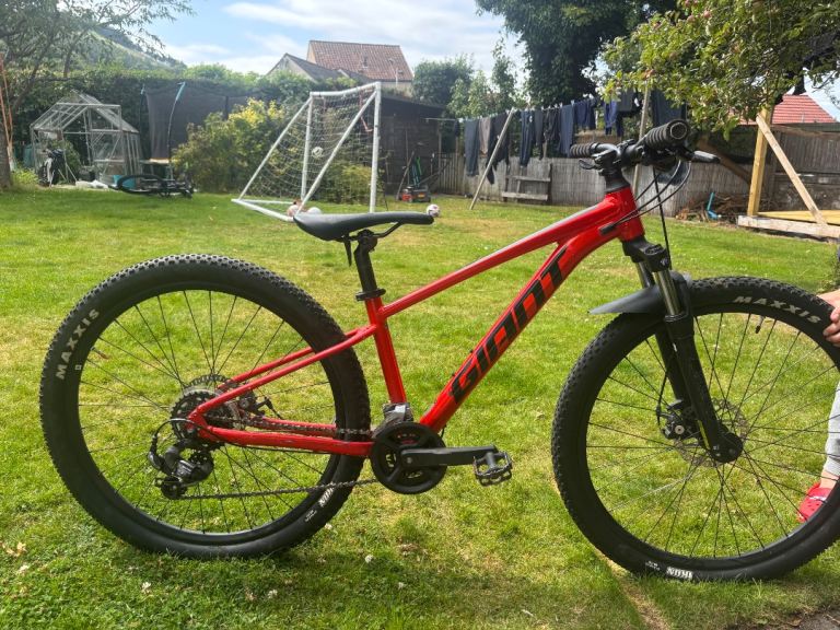 Giant Mountain Bike – Red, good Condition