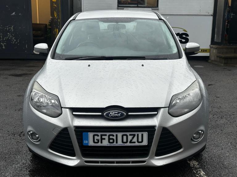  Ford Focus 1.6 Zetec Powershift Euro 5 5dr Petrol Automatic