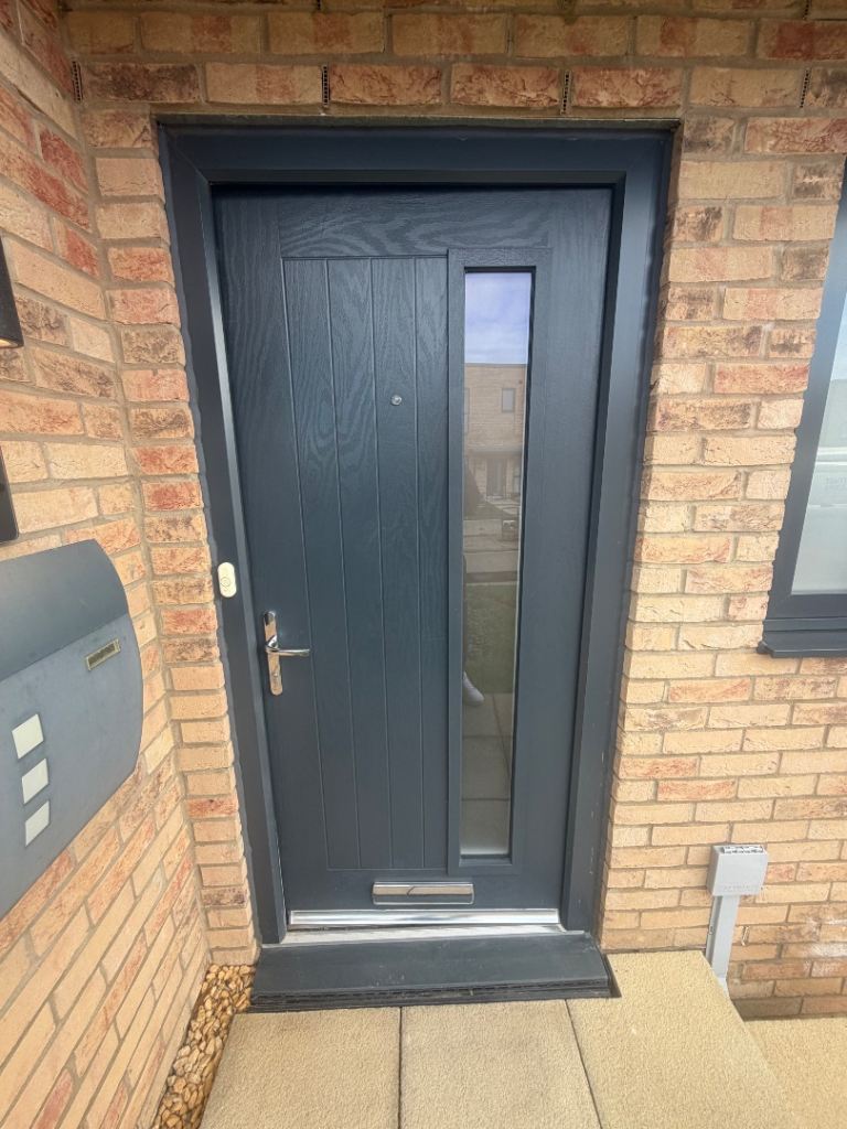 Aluminium composite door